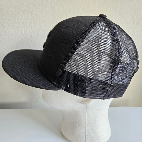 New Era 9FIFTY MLB Chicago Cubs All Black Trucker Hat Adjustable Adult‎ Cap - Picture 5 of 8